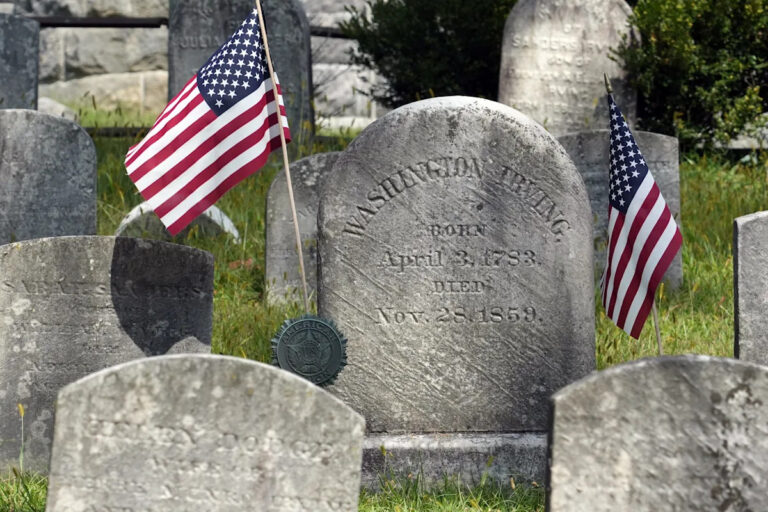 Кто похоронен на кладбище Сонная Лощина?Узнать о некоторых из самых известных могил