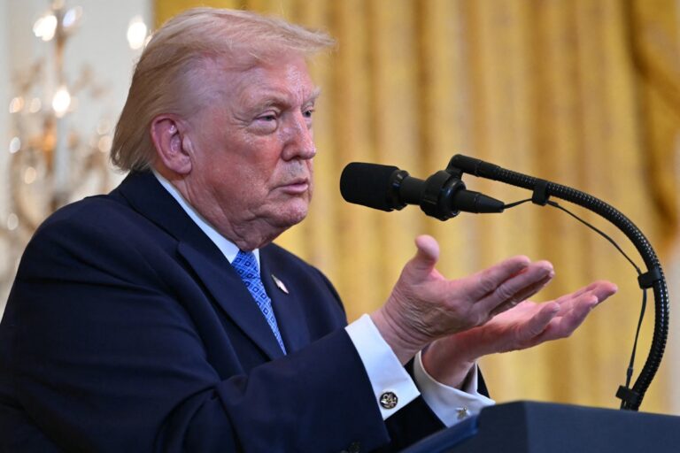 «Я смотрел, как это происходит»: 79-летний Трамп говорит о запуске бомб