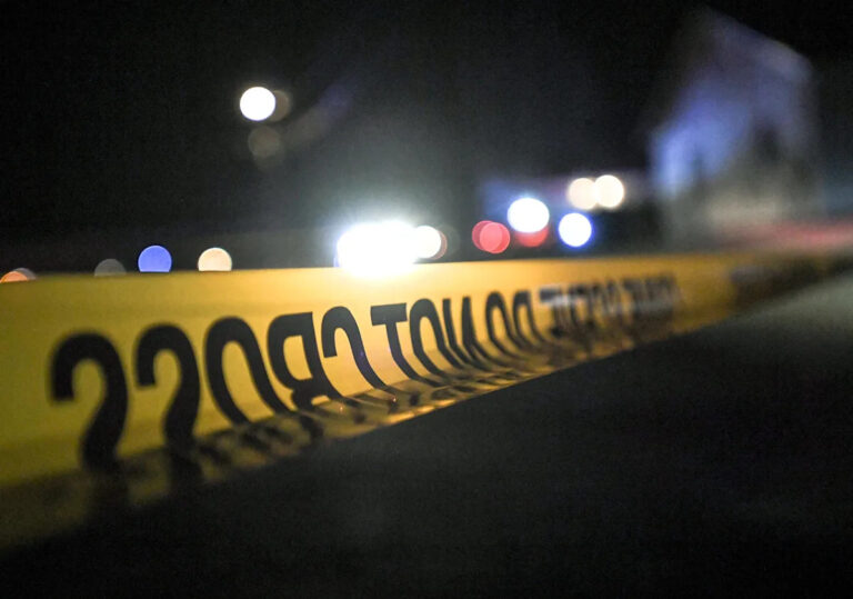 Женщина погибла после того, как ее сбил автомобиль на парковке Walmart в Суквилле