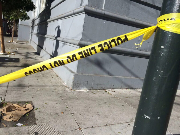 Женщина погибла в автокатастрофе в С.Ф. — подозреваемый арестован, обвинен в ДУИ