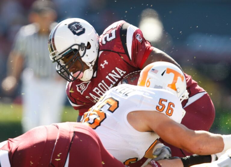 «Кричащие как маленькая девочка» Ник и Фуад Ревейз рассказывают о семье и футболе в Теннесси