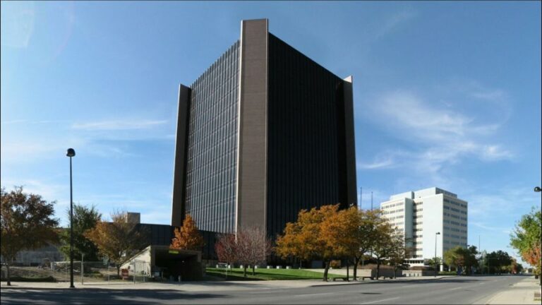 Городской совет Вичиты проведет специальное заседание по кандидатурам градоначальника