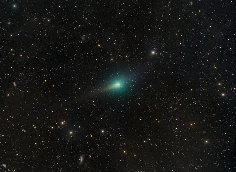 В ночном небе можно увидеть комету 3I/ATLAS.