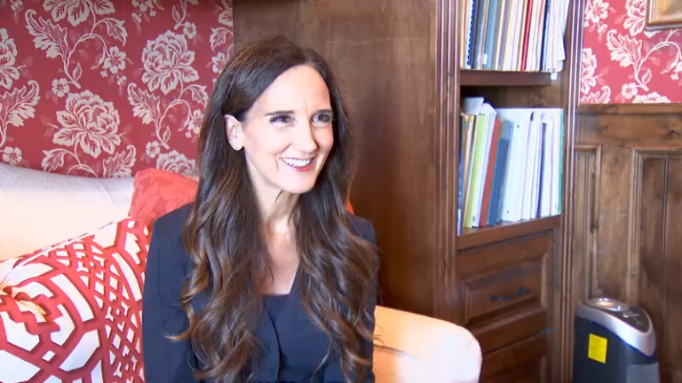 «Он ставит Бога на первое место»: дочь президента Оукса говорит о его религиозном служении