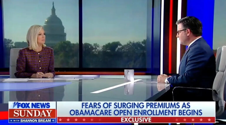 Майк Джонсон рвёт MTG после того, как якорь Fox News столкнулся с критикой конгрессменов