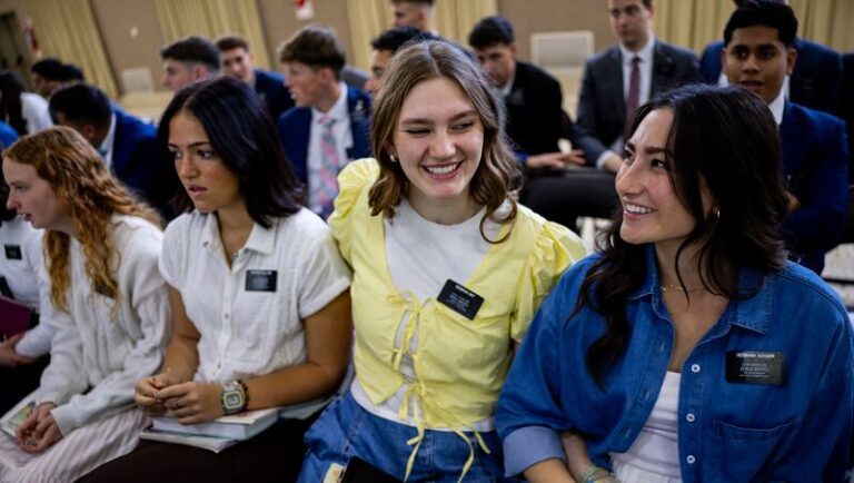 «Жизнь меняется для этого поколения»: лидеры миссионеров приветствуют изменение возраста женщин