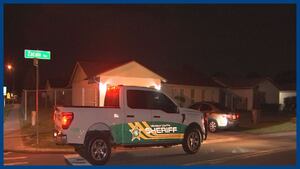 Женщина пострадала при стрельбе в доме в районе Киссимми, говорят депутаты