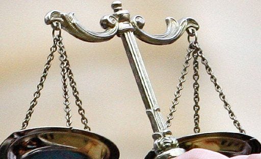 Мелли, со-обвиняемая по делу о двойном убийстве, Кортлен Генри, принимает сделку о признании вины, избегает суда