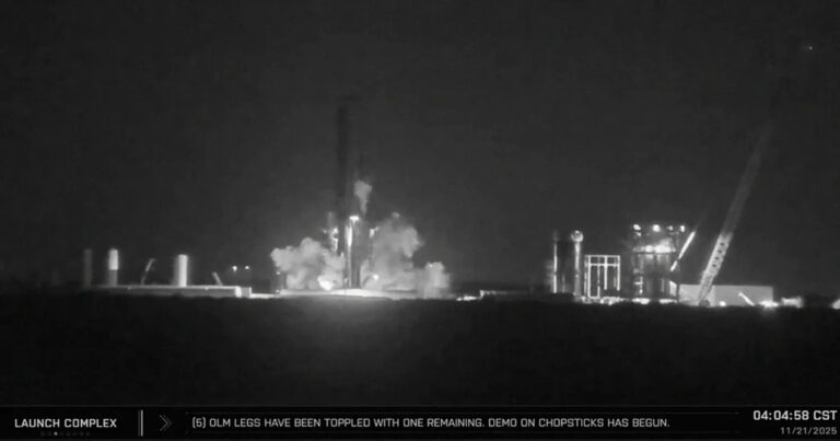 Пока Грок называет его гением, новая ракета Илона взрывается, просто сидя там.