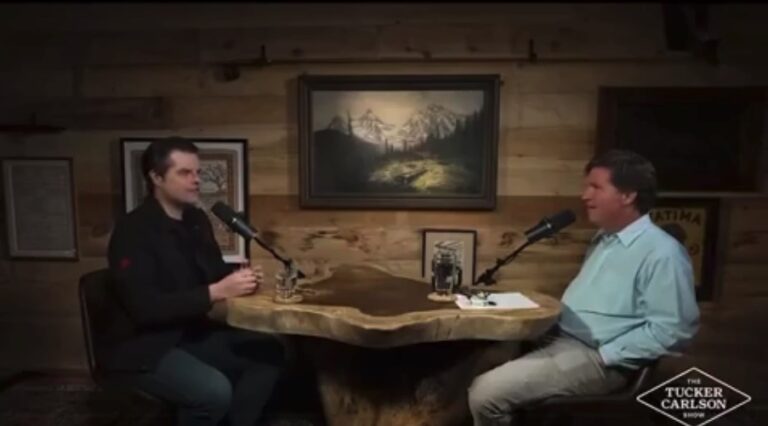 «Ты когда-нибудь встречался с ней?» — спрашивает Такер Карлсон Мэтта Гетца, не встречался ли он с AOC.