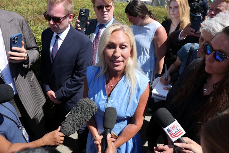 Почему Марджори Тейлор Грин и Дональд Трамп воюют?