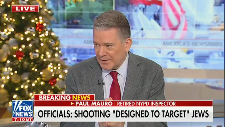 «Вы не можете игнорировать это»: юридический аналитик Fox News Пол Мауро хвалит мусульманина, который вмешался во время антисемитской террористической атаки