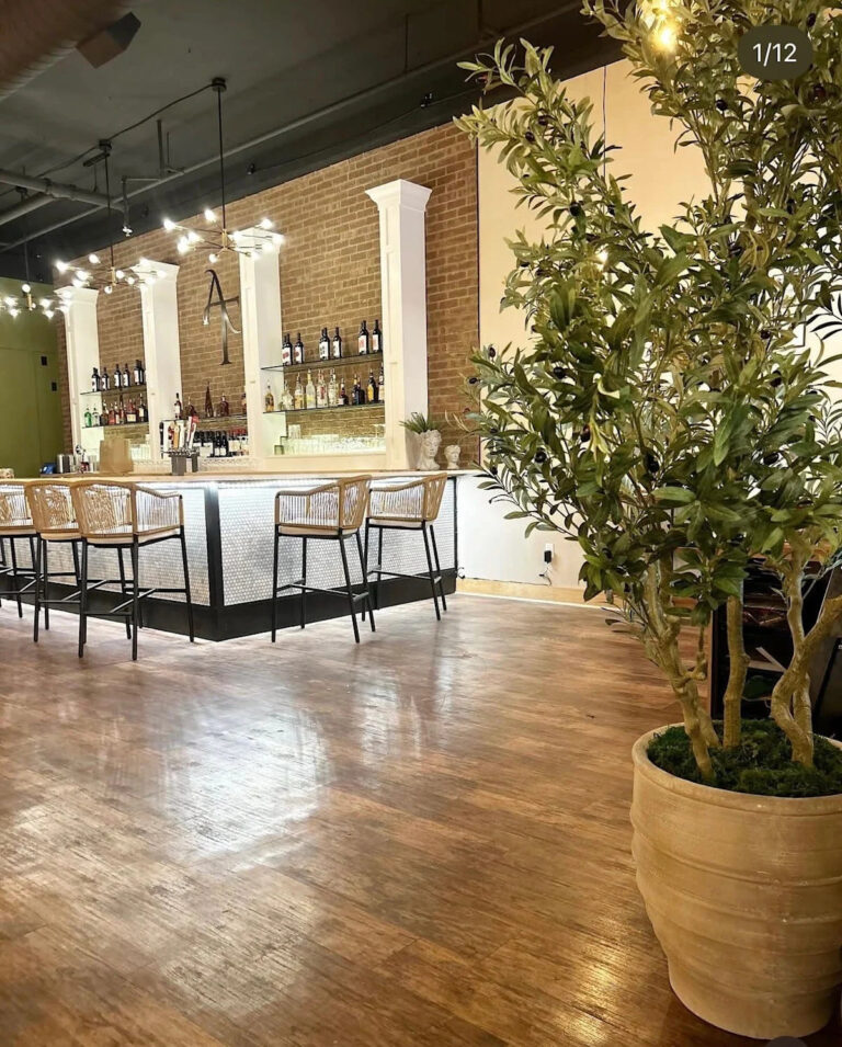 Ресторан Wyandotte, вдохновленный другим рестораном Downriver, открывается