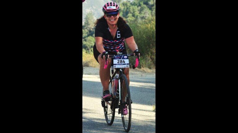 Свидетель говорит, что водитель пересек желтые линии перед столкновением, в результате которого погиб велосипедист Фресно.