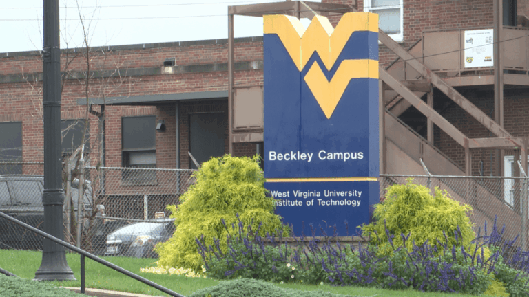 WVU Tech приветствует Губернаторский институт компьютерных наук