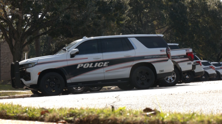 «Все были в шоке: студенты отреагировали на воскресную стрельбу в Университете Южной Алабамы»