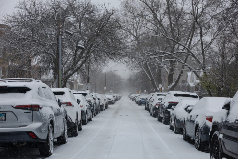 Предупреждение о зимнем шторме: 20 дюймов снега, опасные условия