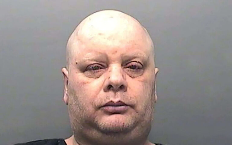 «Тихий человек» 12 раз судили за то, что он стоял посреди дороги