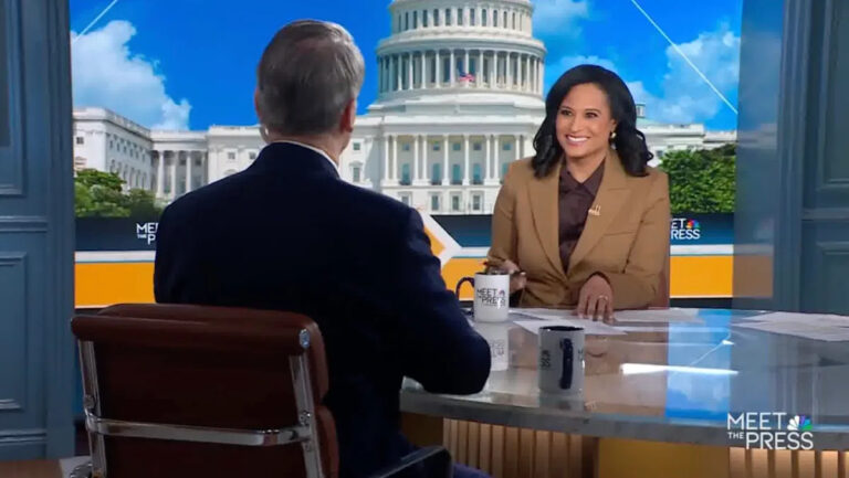 «Сколько весит ваша рука?» — министр финансов Трампа озадачивает метафору, когда его спрашивают, повышают ли тарифы цены