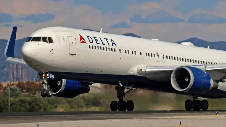 Пилот «Дельты» вылетел из самолета в последнюю минуту