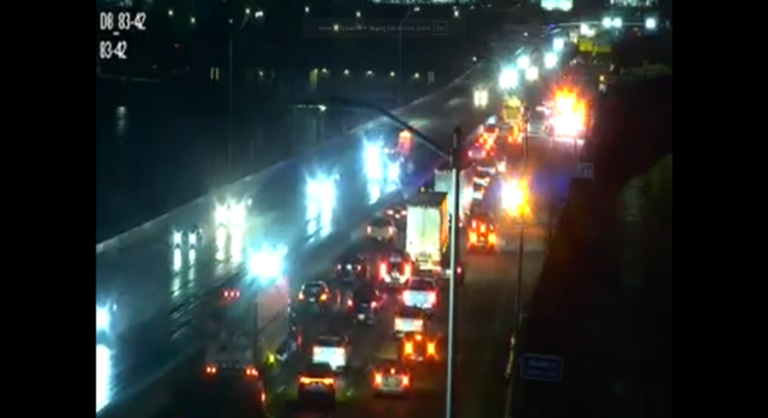 Крушение «цепной реакции» ударило человека, перекрывшего полосу на мосту I-83