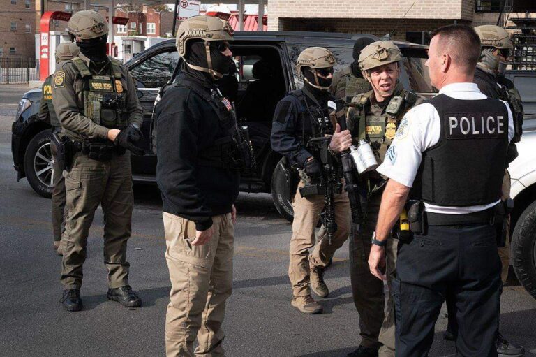 Повредит ли пограничный патруль посещаемости школы CMS? Некоторые учителя, адвокаты говорят «да