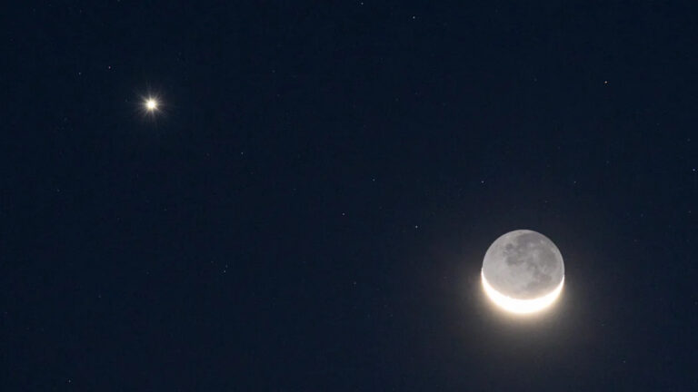 Почему Венера такая яркая?