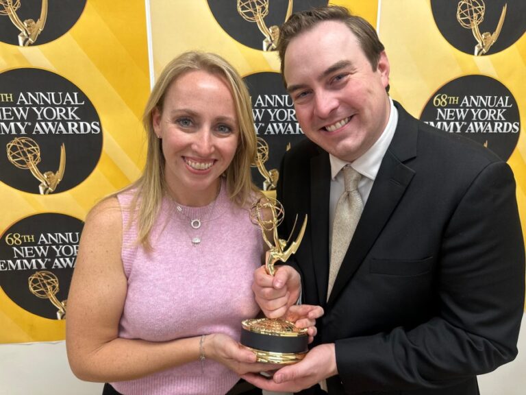 «И Эмми идет к…» 9 канал, три раза, включая метеоролог Кейт Торнтон для лучшего метеоролога