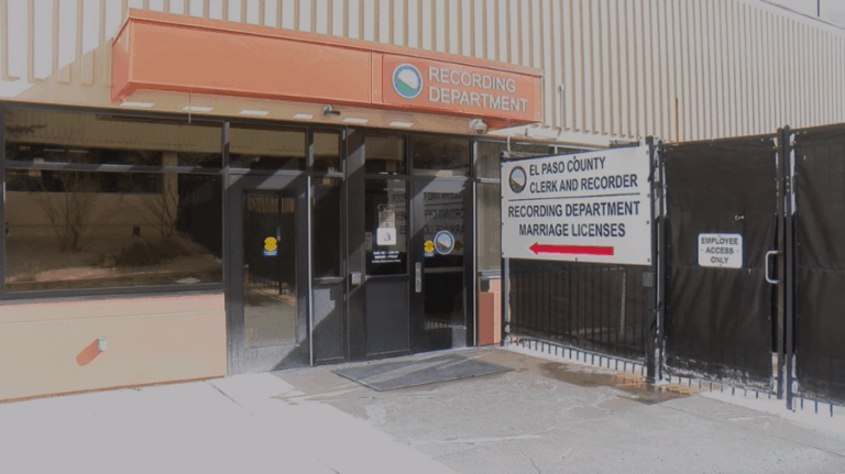 В Колорадо разрешили вступать в брак между двоюродными братьями