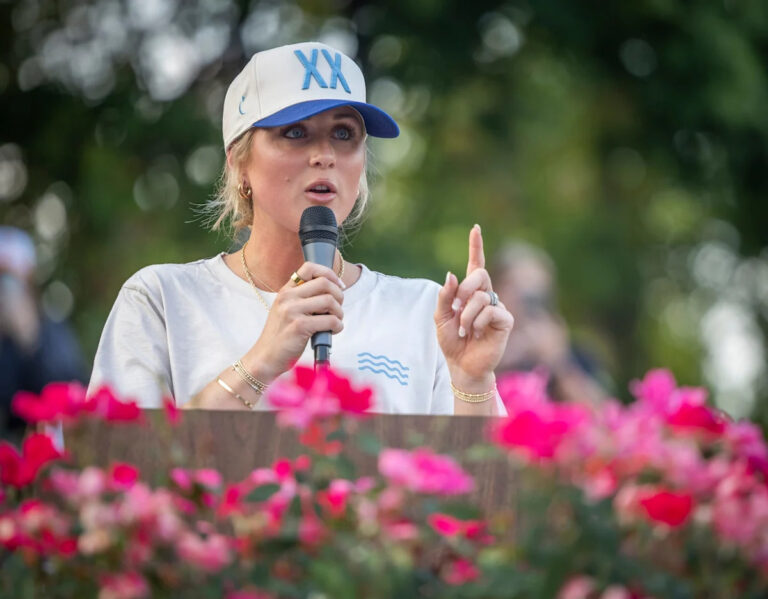 Что нужно знать об активисте, назначенном в библиотечный совет округа Самнер