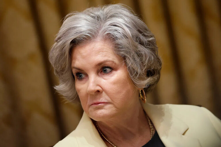 Кто такая Сьюзи Уайлс? — Глава администрации Трампа откровенно выступил на Vanity Fair