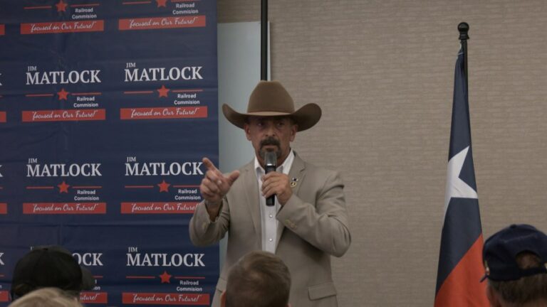 «Доктор» Пит Чемберс привез гонку губернатора Техаса в Абилину