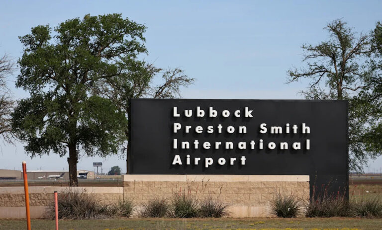 Где можно долететь из международного аэропорта Лаббок Престон Смит?