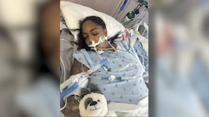 Женщина говорит, что бывший застрелил ее 10 раз, а затем часами ездил по городу, умоляя о помощи