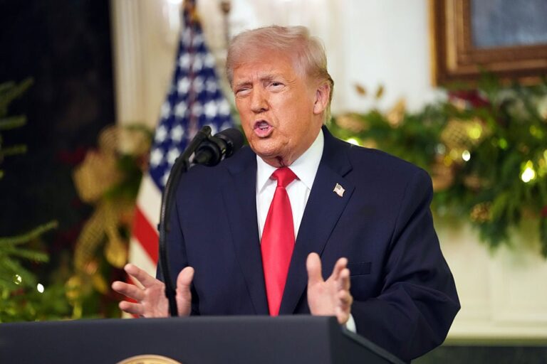 Трамп выглядел «нездоровым» во время выступления, доктор сказал CNN: «Серьезно обеспокоены здоровьем президента»