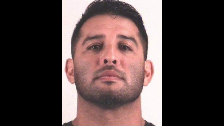 Бывший сержант полиции Ривер Оукс обвиняется в нарушении гражданских прав