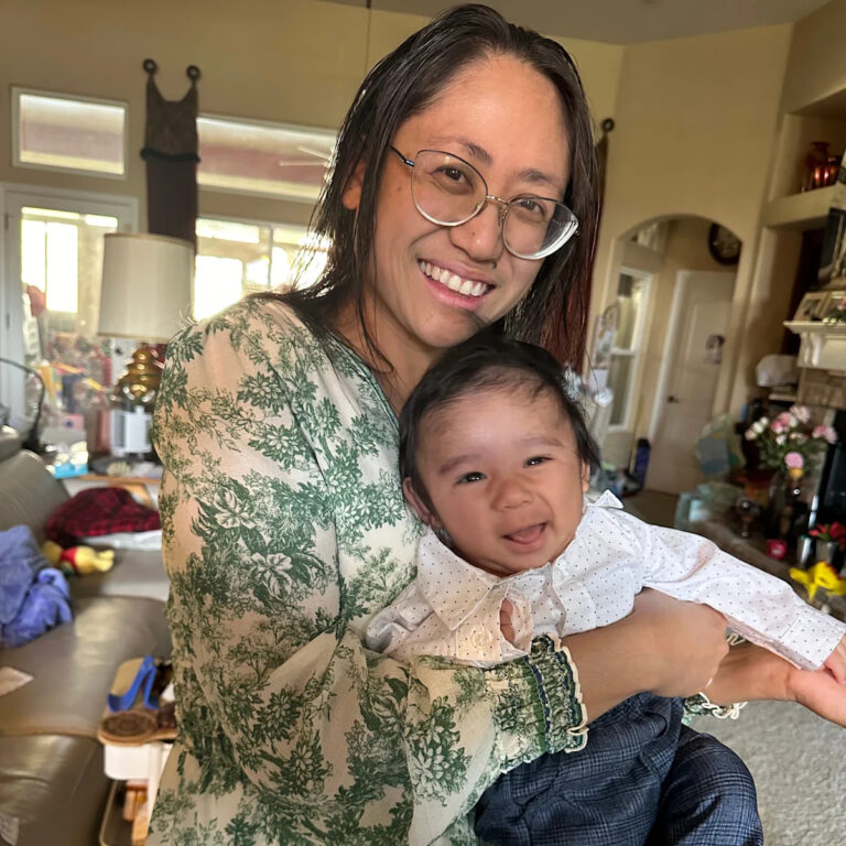 «Лучший подарок»: ребенок рождается после самой редкой беременности, несмотря на все шансы