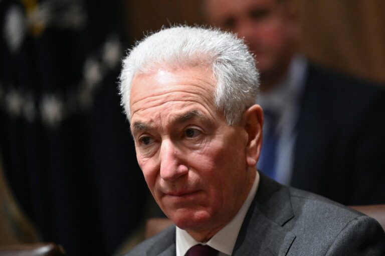 Отец Джареда Кушнера внезапно попал в беду на своей работе в Cushy MAGA