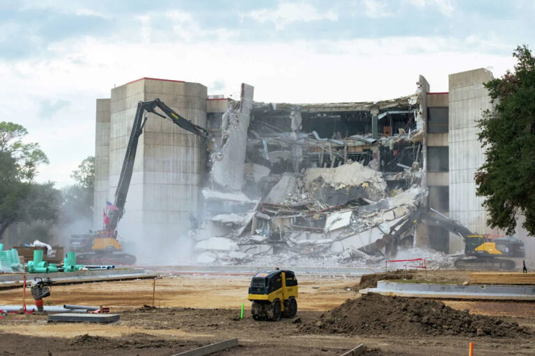 Конец эпохи: разрушена структура исторического университета Хьюстона