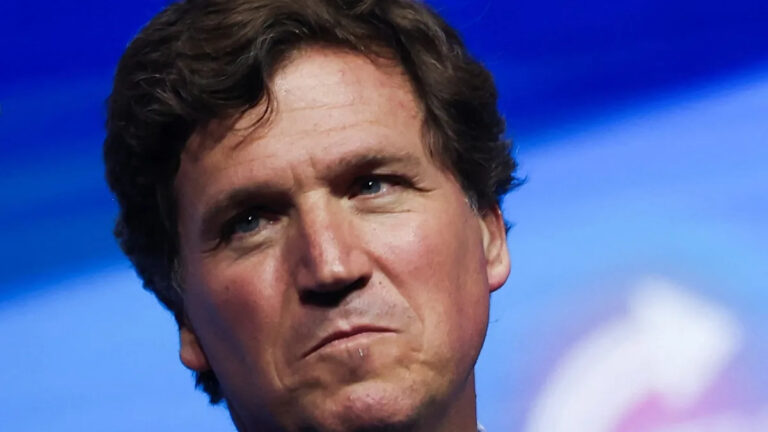 Такер Карлсон призвал лидеров использовать смерть Кирка для продвижения своей идеи