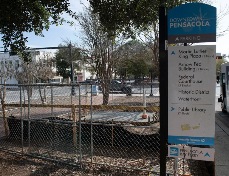 В центре Пенсаколы наконец-то появились туалеты Portland Loo