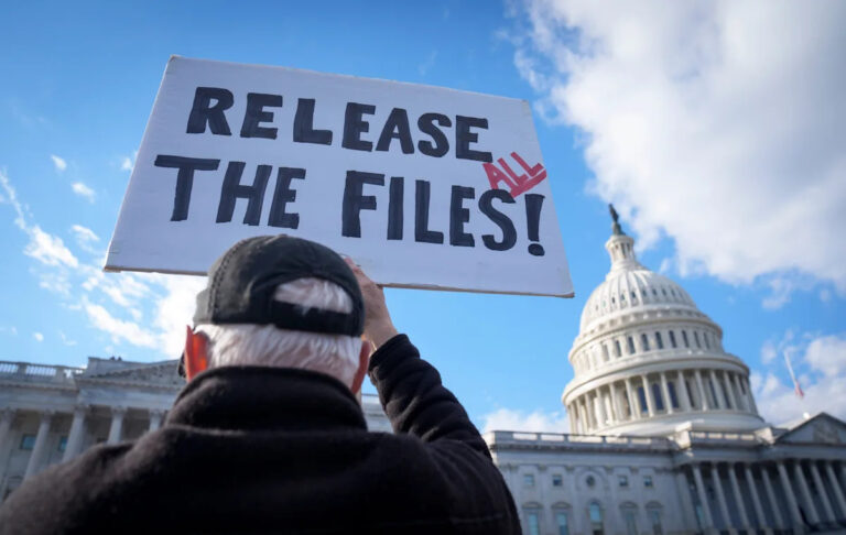 После того, как электронное письмо будет удалено, когда Конгресс проголосует за выпуск файлов Эпштейна?