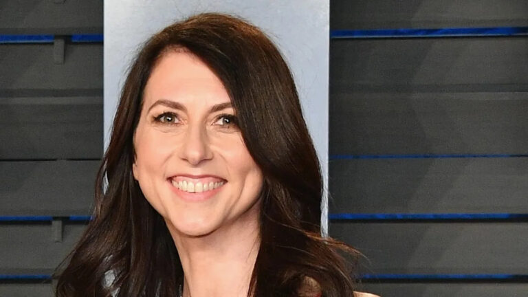 После пожертвований в размере 38 миллионов долларов Университету Ксавьера в Луизиане Маккензи Скотт выделила HBCU более 740 миллионов долларов (и подсчет) в 2025 году.