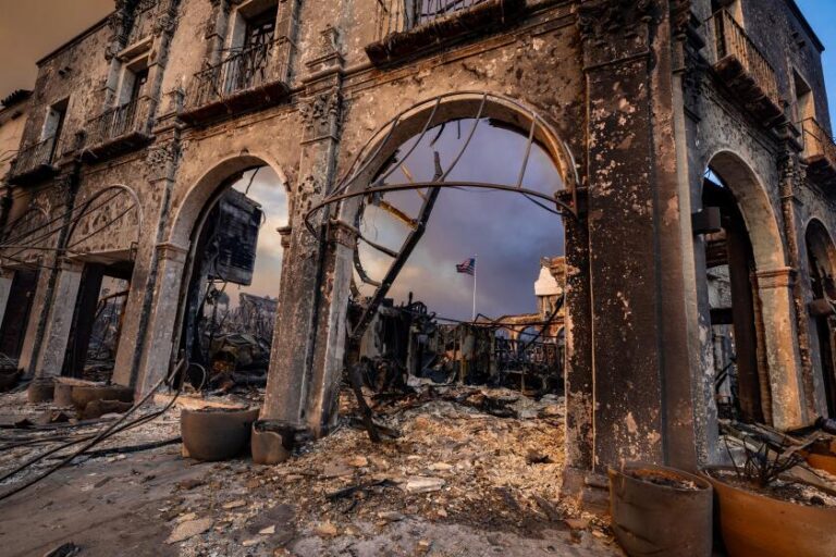 После пожаров двойная катастрофа Лос-Анджелеса оставила тысячи шрамов, и на исцеление уйдут годы