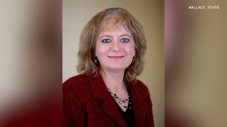 Инструктор штата Уоллес вспомнил студентов после пожара в доме