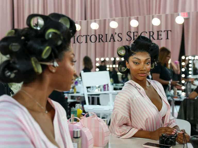 Взлет и падение Victoria’s Secret, когда он делает ставку на возвращение перед модным шоу 2025 года
