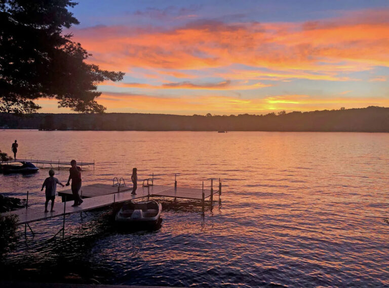 В Коннектикуте заканчивается летнее время. Вот 4 мифа, в которые люди все еще верят