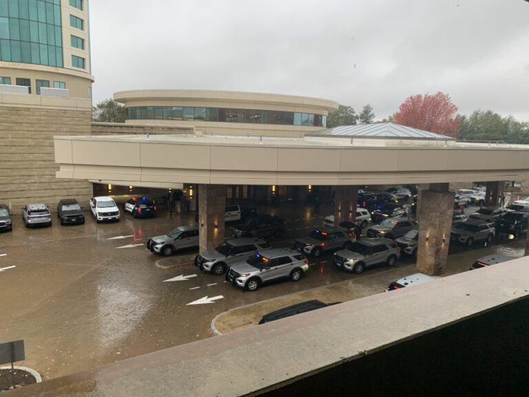 Полиция выявила подозреваемого, обвиняемого в задержании 2 человек в гостиничном номере Foxwoods Resort Casino