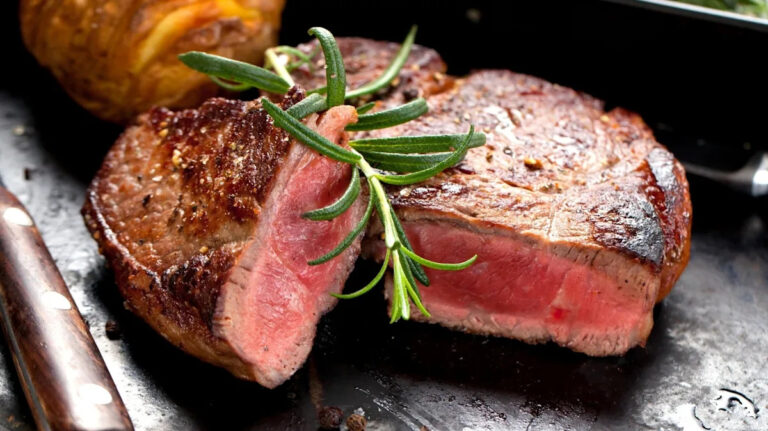 Этот стейкхаус закрылся более чем на 600 мест — теперь он хочет получить второй шанс