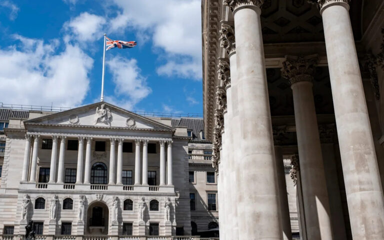 Банк Англии попал под огонь из-за стажировки, в которой не участвуют белые студенты